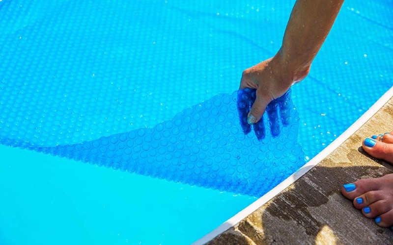 Using a Solar Pool Cover