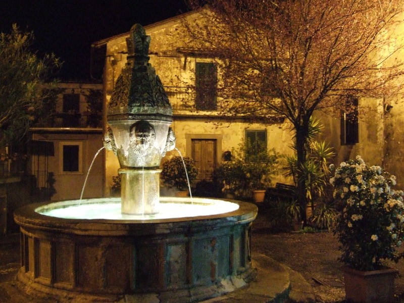 Underwater fountain up-lighting and ambient lighting