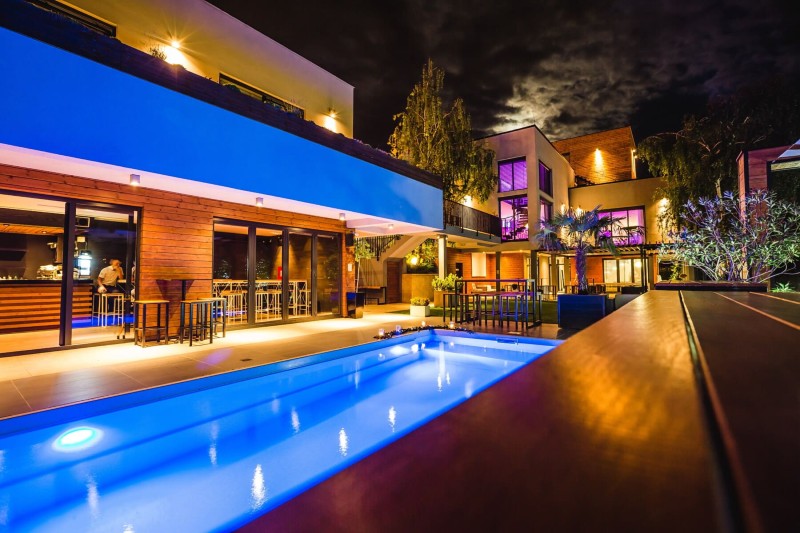 Submerged pool lighting