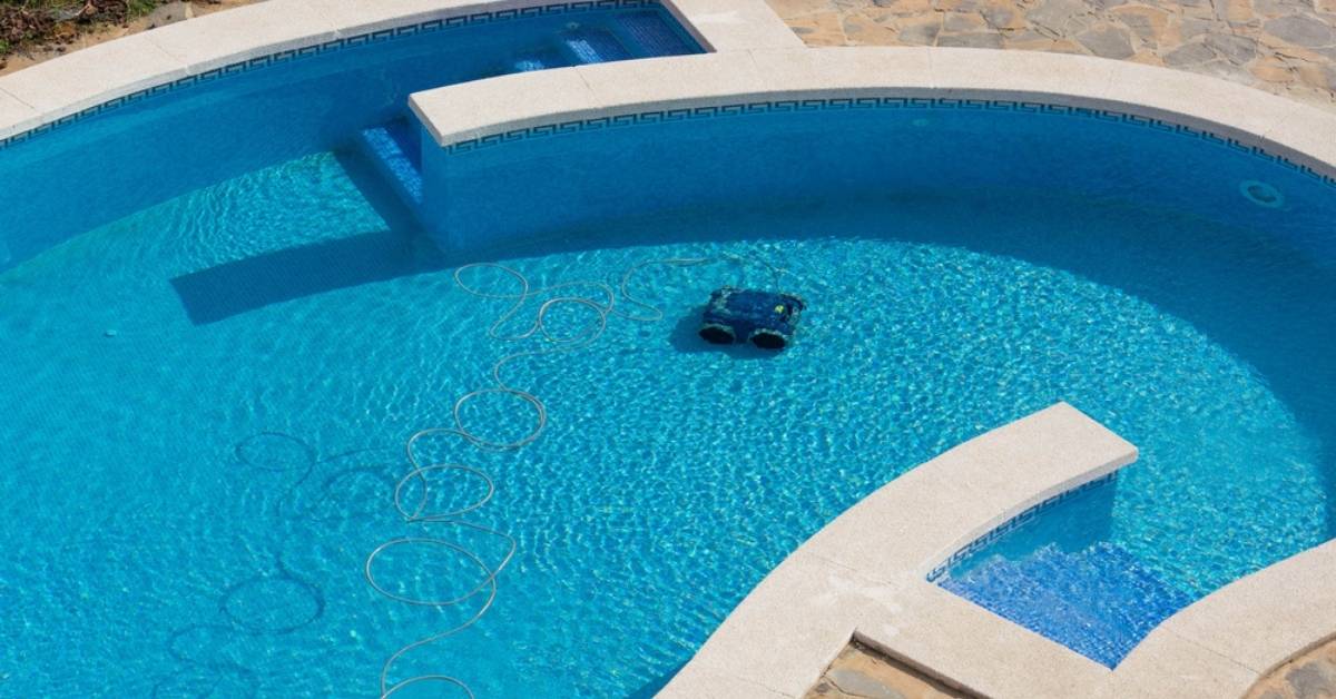 These Solar Pool Skimmers Last Insanely Long