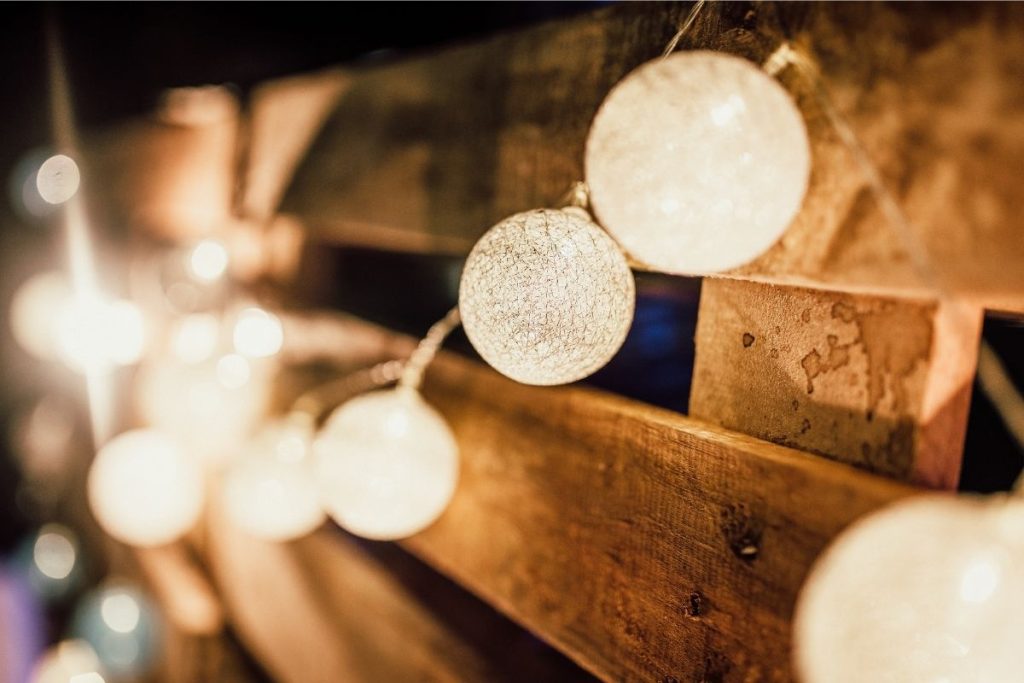 Outdoor solar string lights